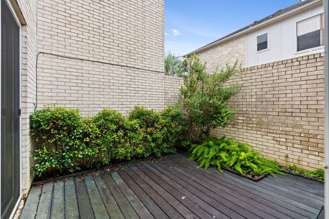 12039 E Circle Drive, Houston, TX 77071