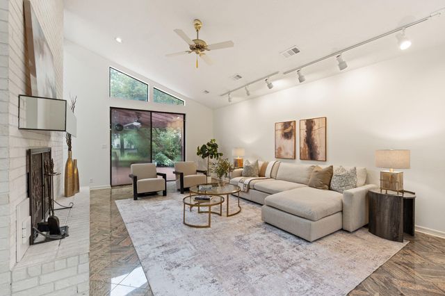 12039 E Circle Drive, Houston, TX 77071