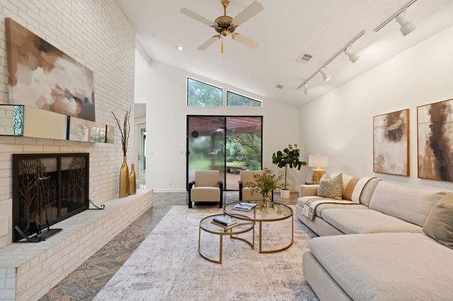 12039 E Circle Drive, Houston, TX 77071