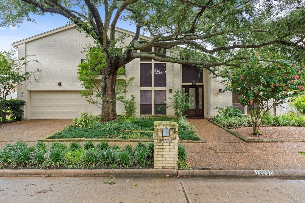12039 E Circle Drive, Houston, TX 77071