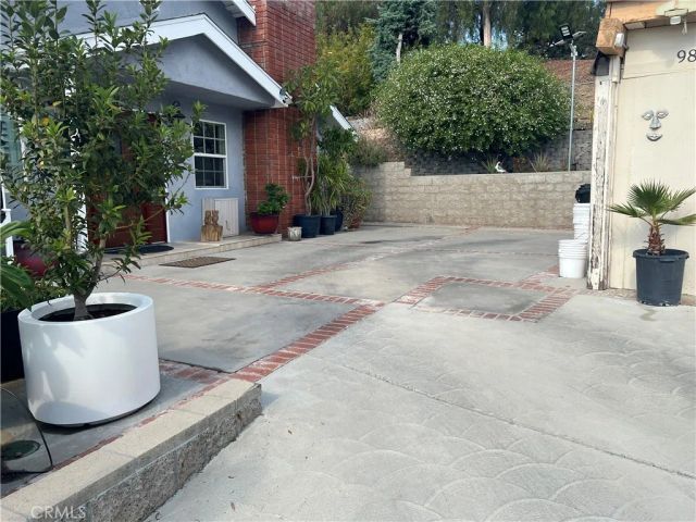 9855 Mcbroom Street, Shadow Hills, CA 91040
