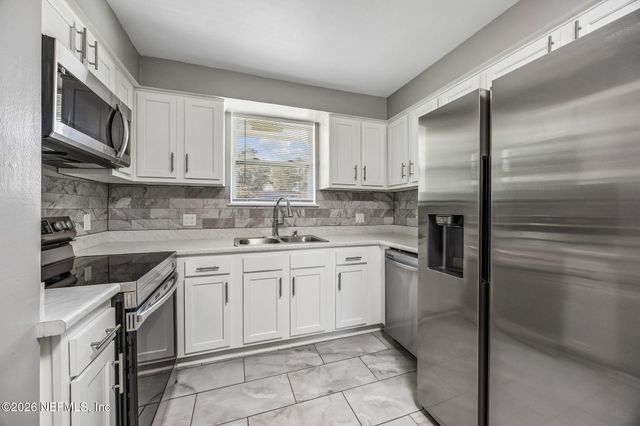 1532 LEESTAN Court, Orange Park, FL 32073