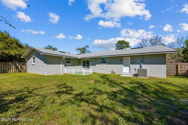 1532 LEESTAN Court, Orange Park, FL 32073