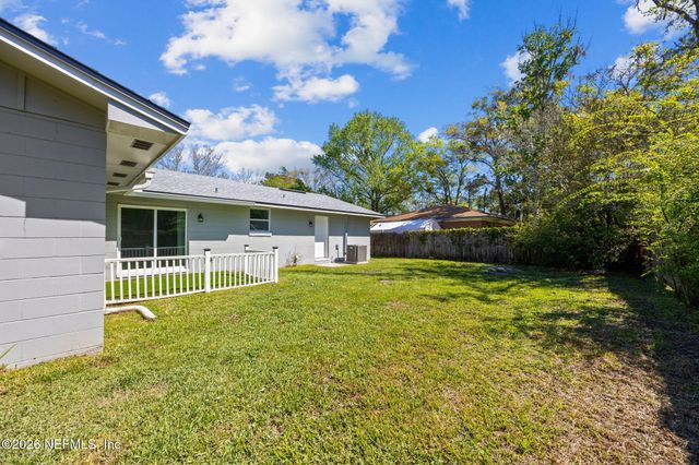 1532 LEESTAN Court, Orange Park, FL 32073