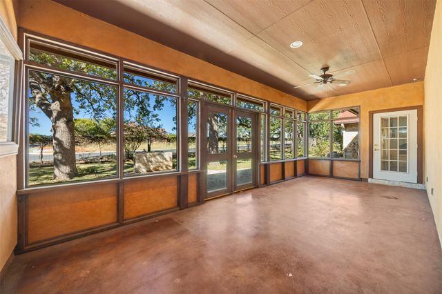 1200 Doe Run HOLW, Fredericksburg, TX 78624