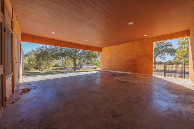 1200 Doe Run HOLW, Fredericksburg, TX 78624