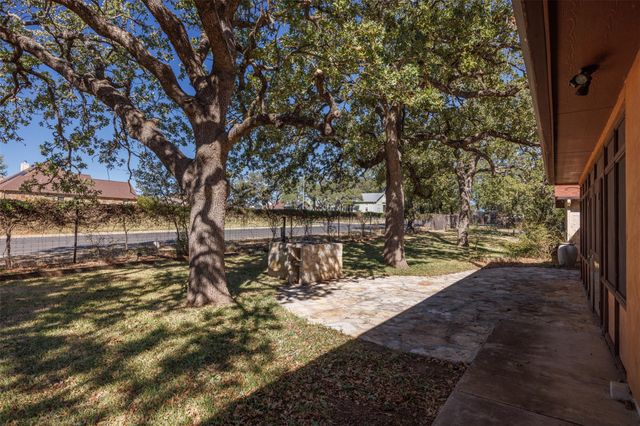 1200 Doe Run HOLW, Fredericksburg, TX 78624