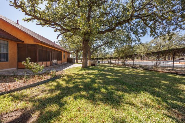 1200 Doe Run HOLW, Fredericksburg, TX 78624