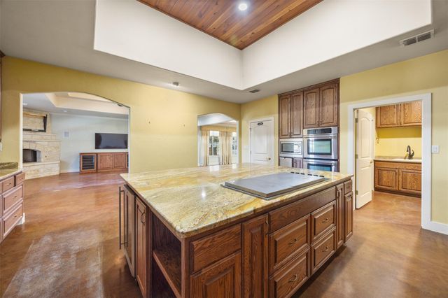 1200 Doe Run HOLW, Fredericksburg, TX 78624