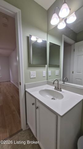 5305 Carolina Crossings Way 201, Louisville, KY 40219