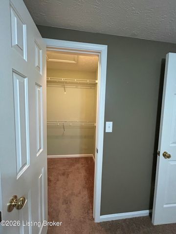 5305 Carolina Crossings Way 201, Louisville, KY 40219