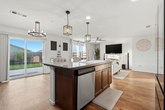 501 Alpha Street, Tulare, CA 93274