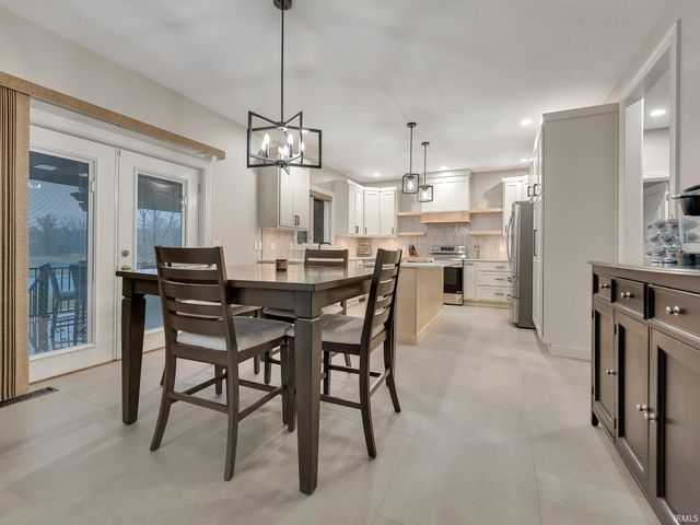 9116 Metea Valley Crossing, Leo, IN 46765