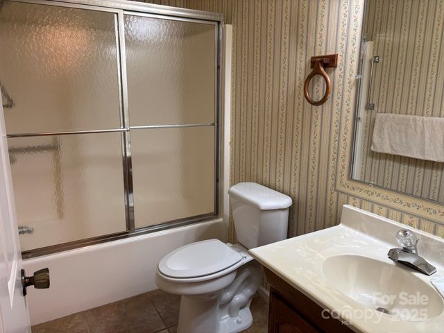 655 Overlook Drive C, Spruce Pine, NC 28777