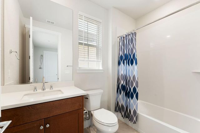 3653 Manzanita Way, Folsom, CA 95630