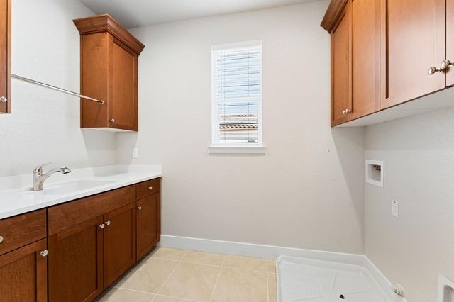 3653 Manzanita Way, Folsom, CA 95630