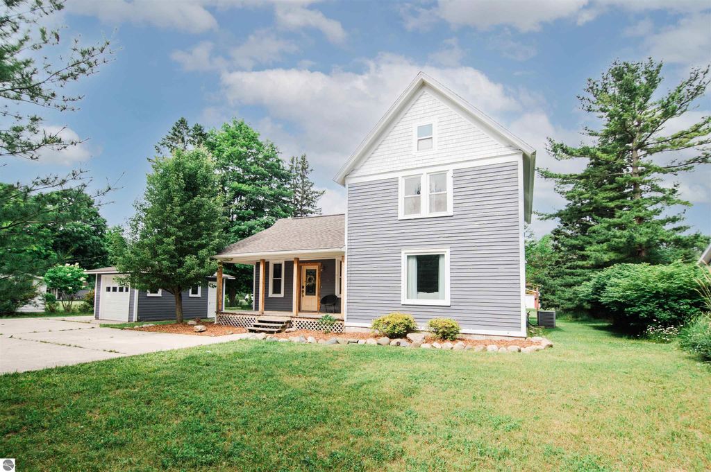 Image 1 of property listing at 08623 Mercer, Charlevoix, MI 49720