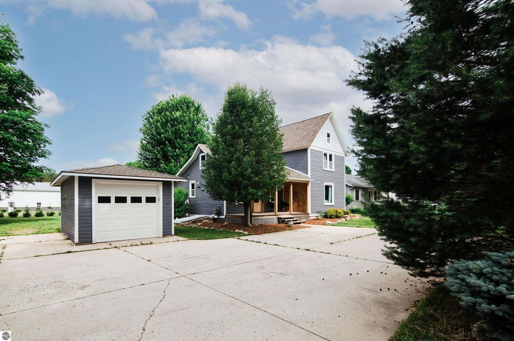 Image 20 of property listing at 08623 Mercer, Charlevoix, MI 49720