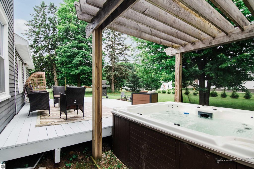 Image 21 of property listing at 08623 Mercer, Charlevoix, MI 49720