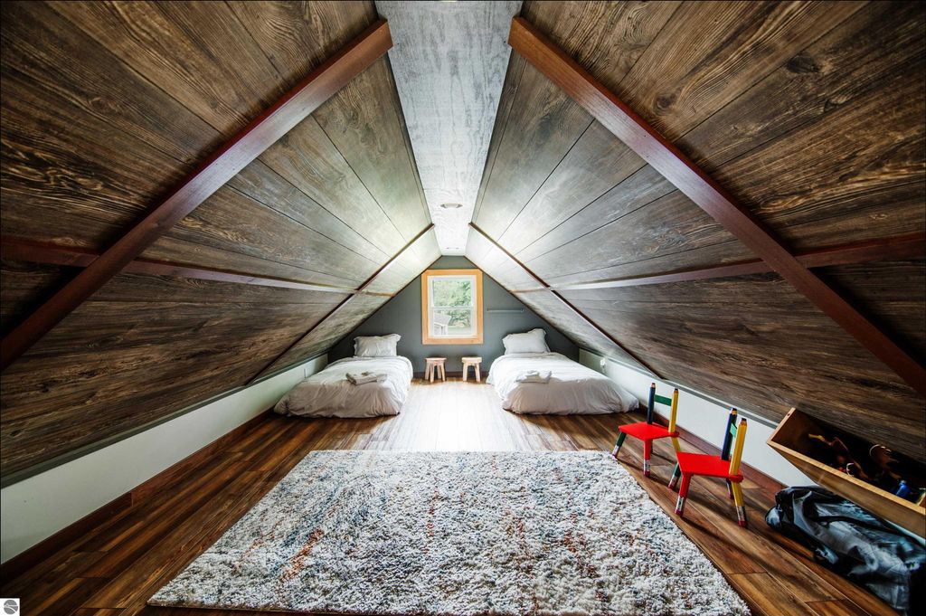 Image 37 of property listing at 08623 Mercer, Charlevoix, MI 49720