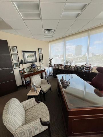 20900 NE 30 TH Ave, Aventura, FL 33180