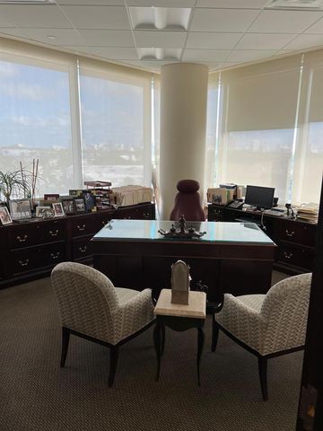 20900 NE 30 TH Ave, Aventura, FL 33180