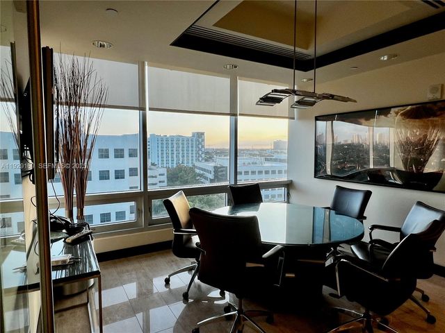 20900 NE 30 TH Ave, Aventura, FL 33180