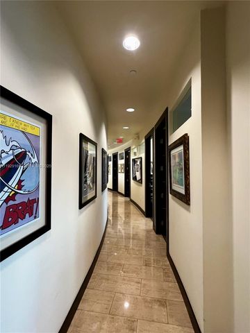 20900 NE 30 TH Ave, Aventura, FL 33180