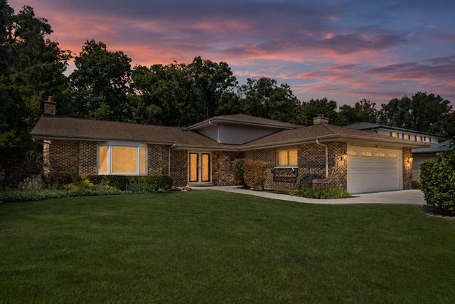 387 Woodlane Court, Wood Dale, IL 60191