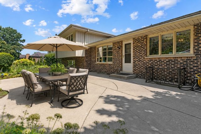 387 Woodlane Court, Wood Dale, IL 60191
