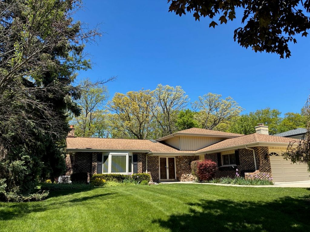 387 Woodlane Court, Wood Dale, IL 60191