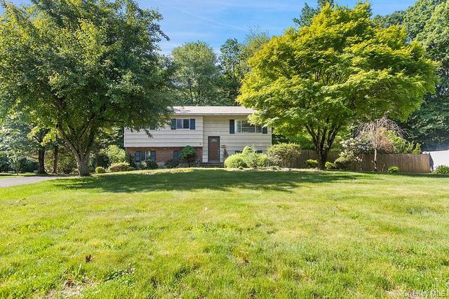 31 Amarillo Drive, Nanuet, NY 10954