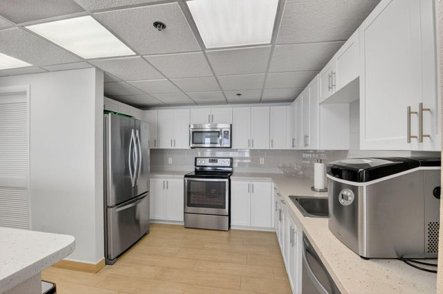 4511 S Ocean Boulevard 807, Highland Beach, FL 33487