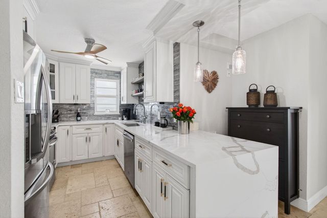 4511 S Ocean Boulevard 807, Highland Beach, FL 33487