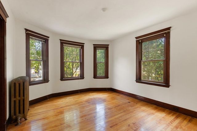 9 Spruce St, Belmont, MA 02478
