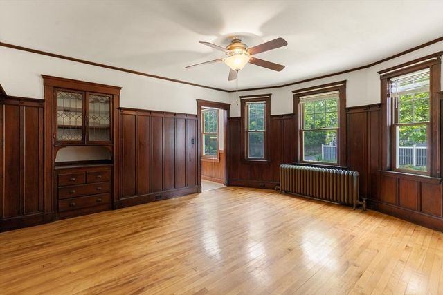 9 Spruce St, Belmont, MA 02478