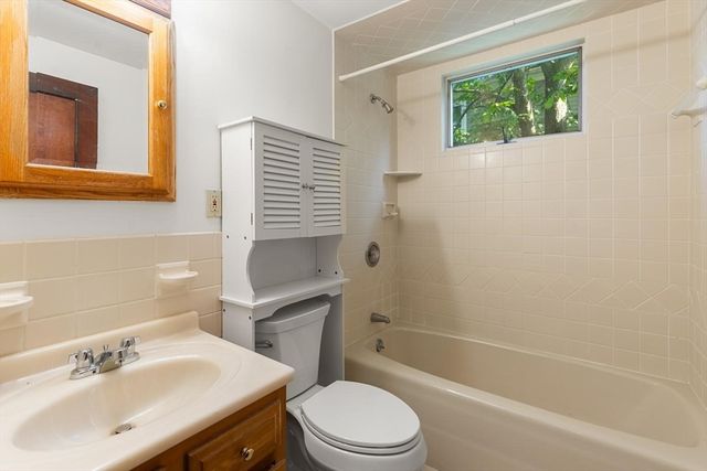 9 Spruce St, Belmont, MA 02478