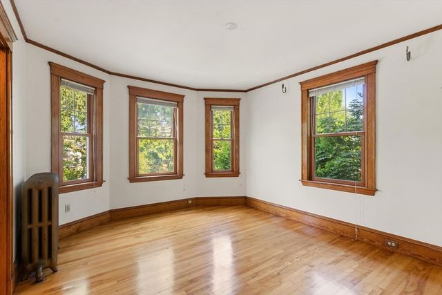 9 Spruce St, Belmont, MA 02478