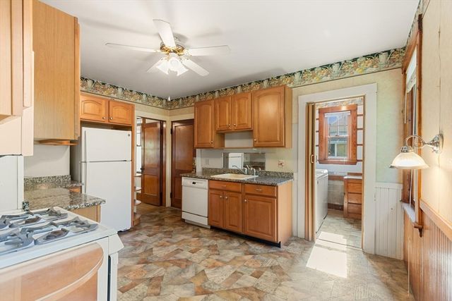 9 Spruce St, Belmont, MA 02478