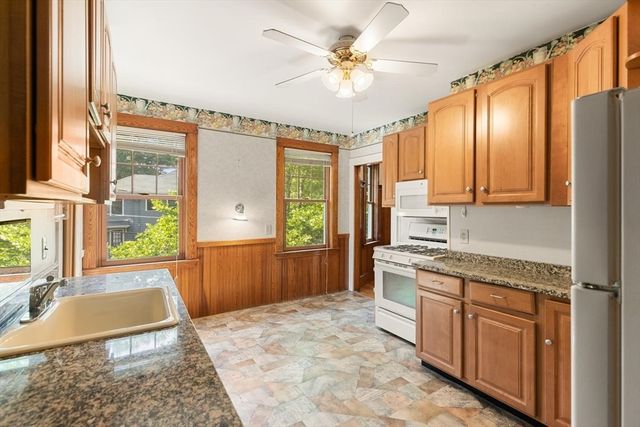 9 Spruce St, Belmont, MA 02478