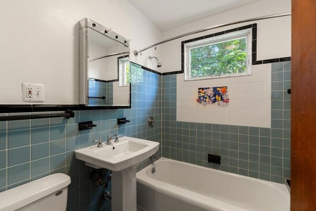 9 Spruce St, Belmont, MA 02478