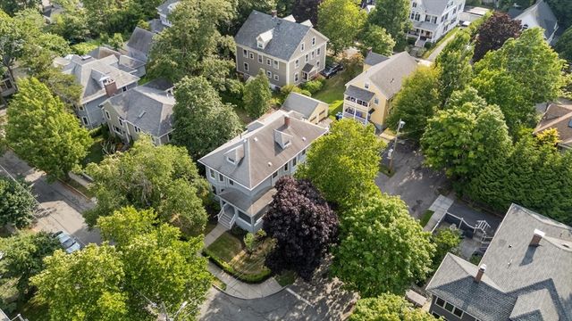 9 Spruce St, Belmont, MA 02478