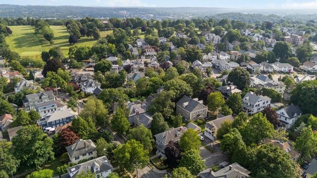 9 Spruce St, Belmont, MA 02478