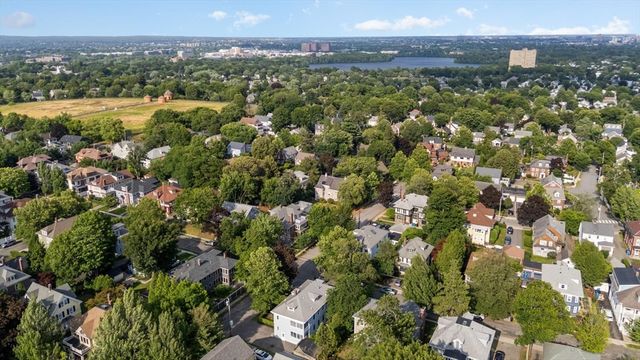 9 Spruce St, Belmont, MA 02478