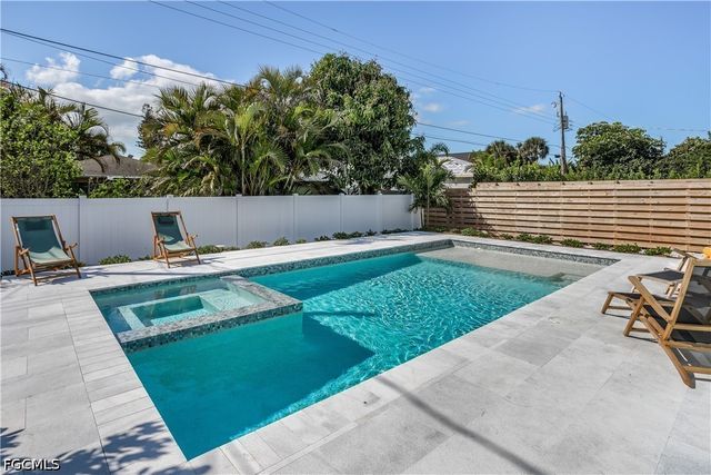 718 103rd AVE N, Naples, FL 34108