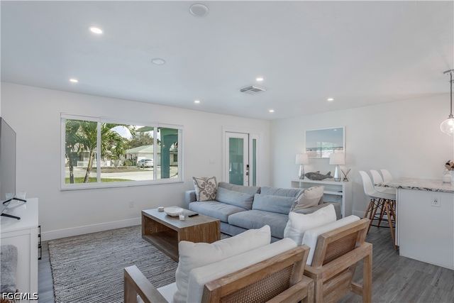 718 103rd AVE N, Naples, FL 34108