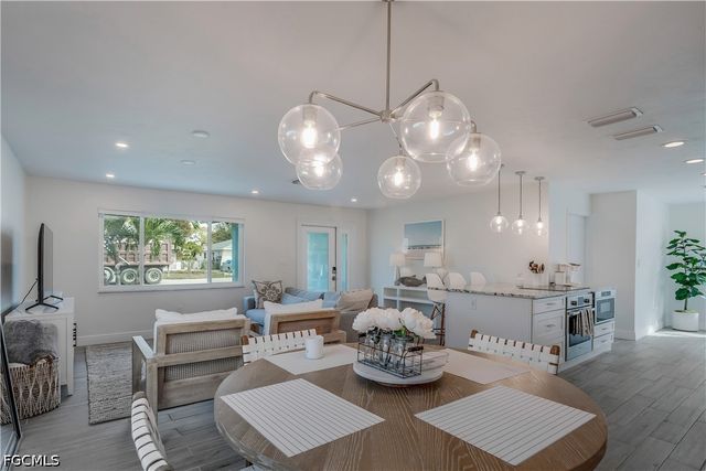 718 103rd AVE N, Naples, FL 34108