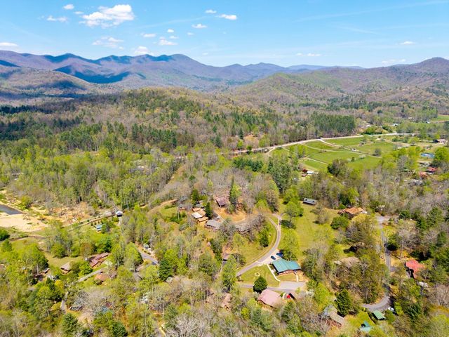 1855 Deer Run Circle, Hiawassee, GA 30546