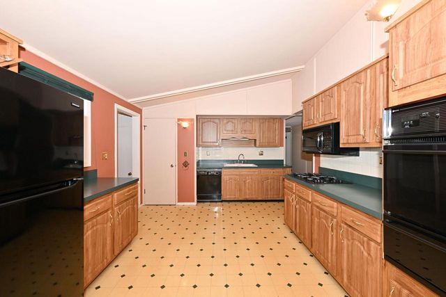 5834 14th STREET, Milwaukee, WI 53221