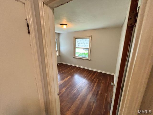 1131 Darr Drive, St Louis, MO 63137